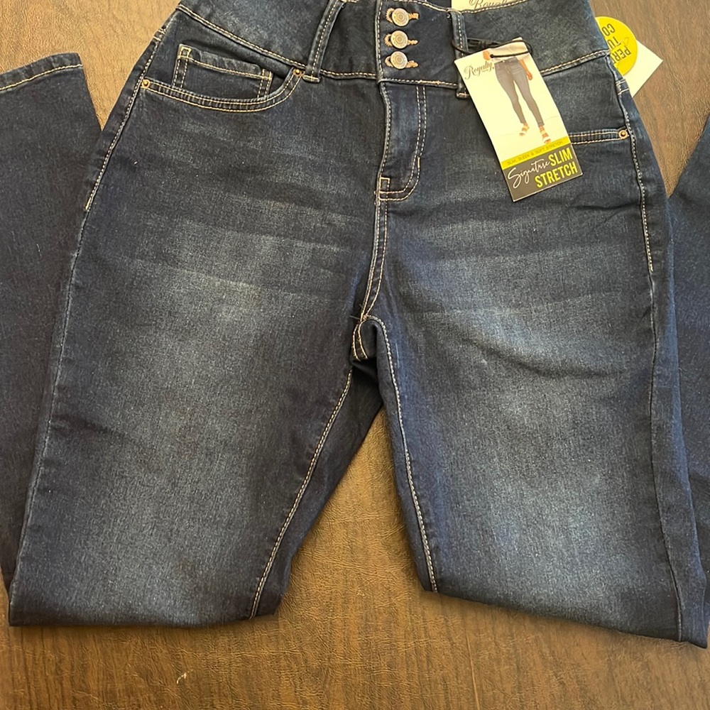 Royalty Signature Slim Stretch Jeans Size 6